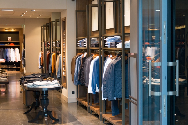 magasin-LE CANNET-min_shop_clothes_clothing_shopping_mall_shopping_kielce_crown_poland-862477